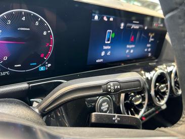 Mercedes GLA 180 — photo 18