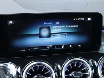 Mercedes EQB 250 — photo 24