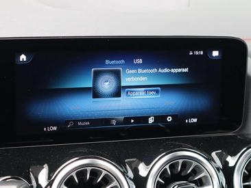Mercedes EQA 250 — photo 23