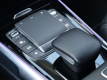 Mercedes EQB 250 — photo 28