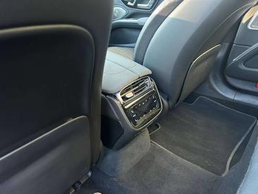 Mercedes EQS 580 — photo 16