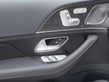 Mercedes GLE 300 Night Edition — photo 17