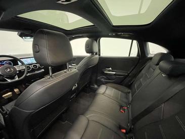 Mercedes GLA 250 AMG Line — photo 16