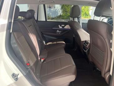 Mercedes GLS 450 AMG Line — photo 18