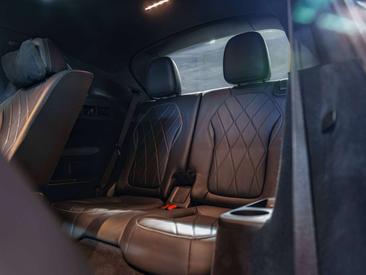 Mercedes EQS 450+ AMG Line — photo 18