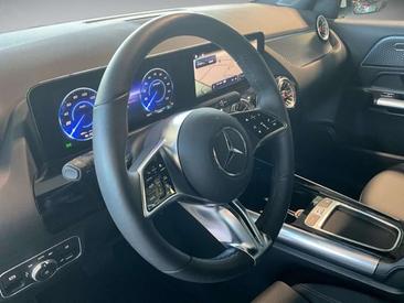Mercedes EQA 250 — photo 9