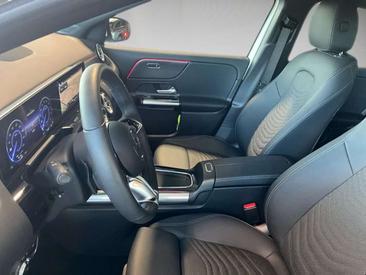 Mercedes EQA 250 — photo 10
