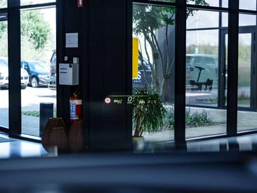 Mercedes EQS 450+ AMG Line — photo 28