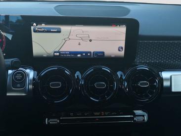 Mercedes GLB 200d — photo 12