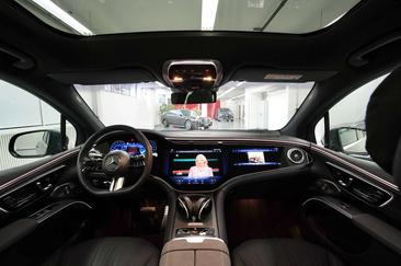 Mercedes EQS 450+ AMG Line — photo 26