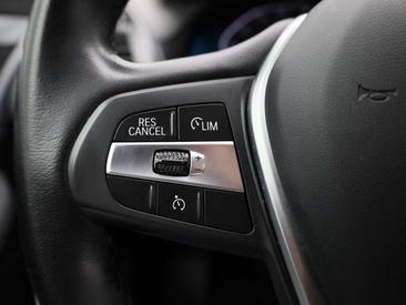 BMW X3 XDrive30e — photo 18