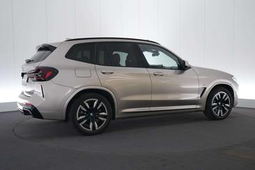 BMW iX3 — photo 6