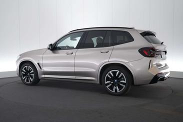 BMW iX3 — photo 10