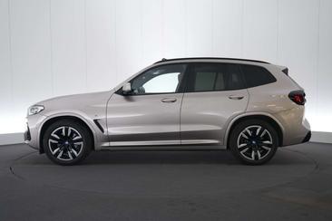 BMW iX3 — photo 11
