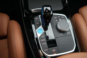 BMW iX3 — photo 16