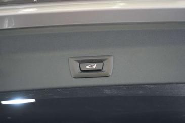 BMW iX3 — photo 22