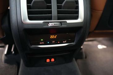 BMW iX3 — photo 25