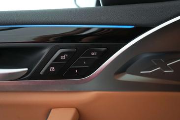 BMW iX3 — photo 26