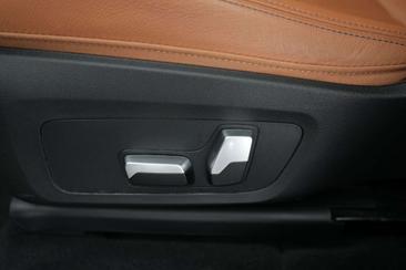 BMW iX3 — photo 27
