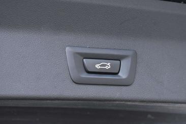 BMW iX3 — photo 24