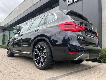 BMW iX3 — photo 5