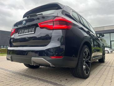 BMW iX3 — photo 7