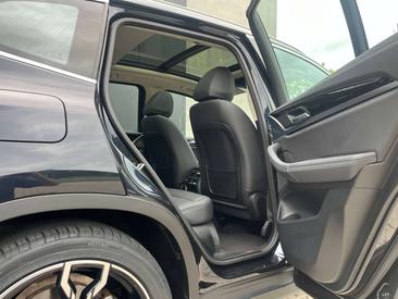 BMW iX3 — photo 12