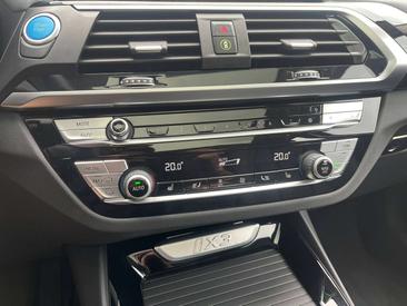 BMW iX3 — photo 27