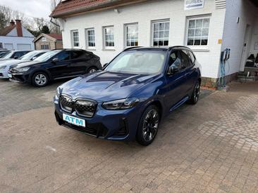 BMW iX3 — photo 9