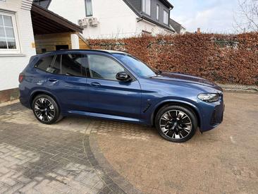 BMW iX3 — photo 17