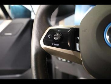 BMW IX XDrive40 — photo 12