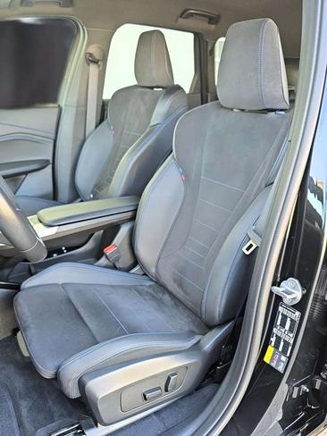 BMW IX1 XDrive30 — photo 11