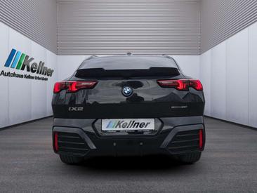 BMW IX2 EDrive20 — photo 4