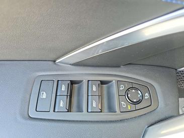 BMW IX1 XDrive30 — photo 14