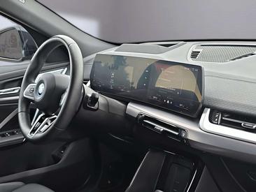 BMW IX2 EDrive20 — photo 10