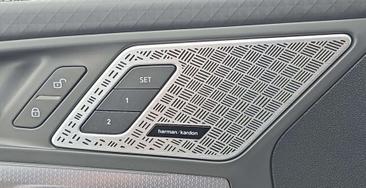 BMW IX2 EDrive20 — photo 14