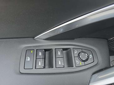 BMW IX2 EDrive20 — photo 15
