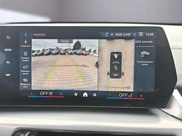 BMW IX2 EDrive20 — photo 16
