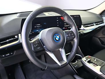 BMW IX1 XDrive30 — photo 9