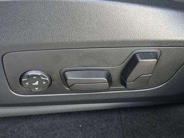 BMW IX1 XDrive30 — photo 13