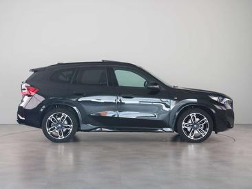BMW IX1 EDrive20 — photo 6