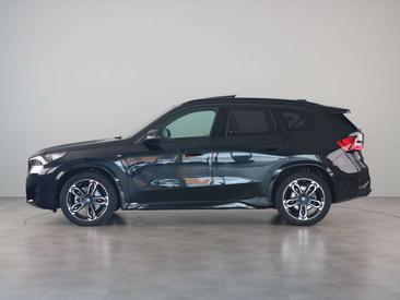 BMW IX1 EDrive20 — photo 10