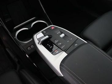 BMW IX1 EDrive20 — photo 15