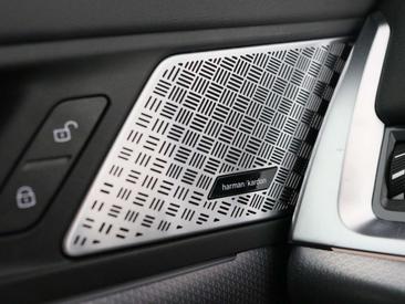 BMW IX1 EDrive20 — photo 17