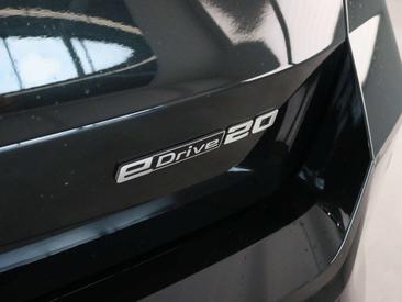 BMW IX1 EDrive20 — photo 18
