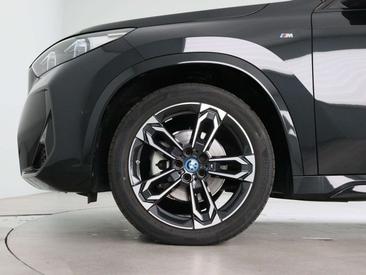 BMW IX1 EDrive20 — photo 19