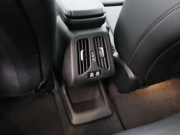 BMW IX1 EDrive20 — photo 24