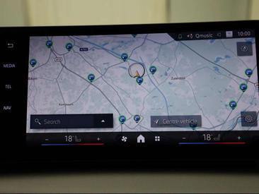 BMW IX2 EDrive20 — photo 11