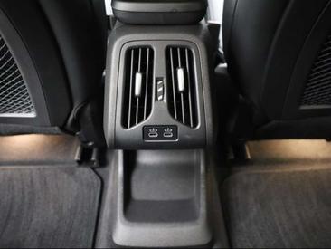 BMW IX2 EDrive20 — photo 16