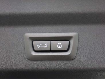 BMW IX2 EDrive20 — photo 18